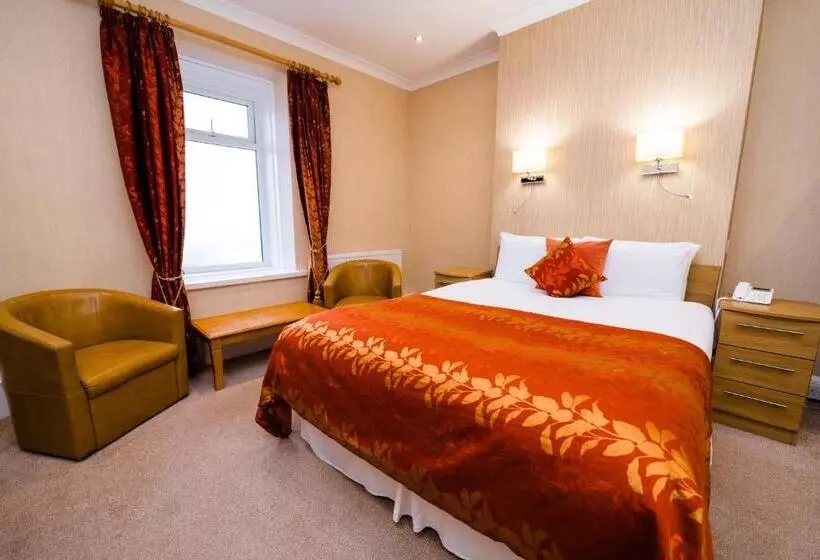 בית מלון כפרי Raven Hall