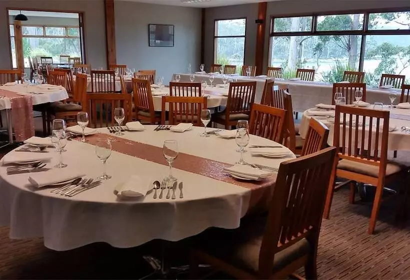 Отель Stewarts Bay Lodge