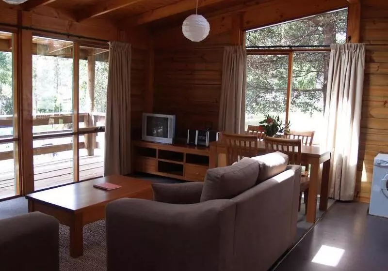 Отель Stewarts Bay Lodge