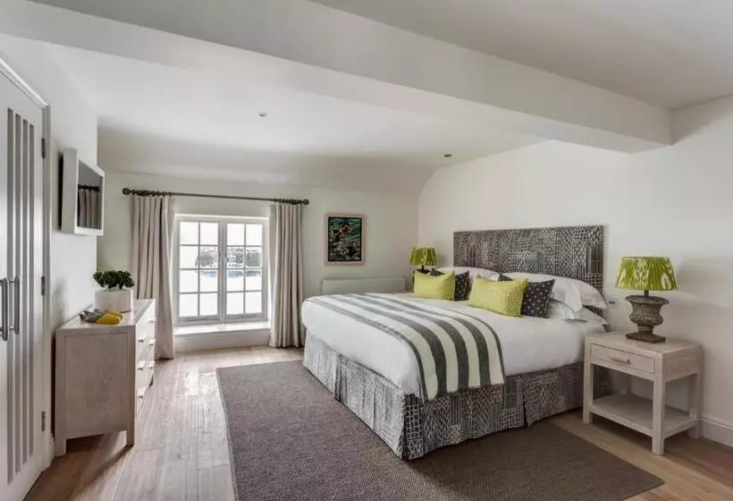 Отель The Idle Rocks