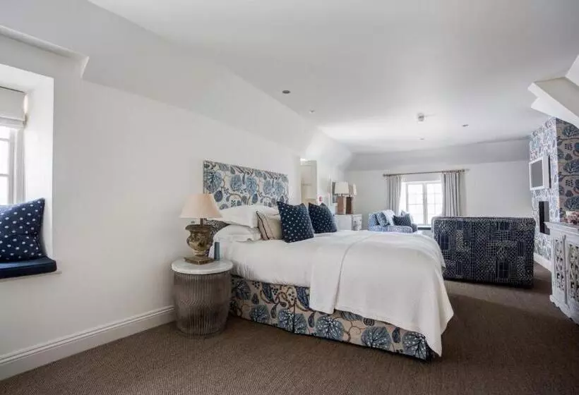 Отель The Idle Rocks