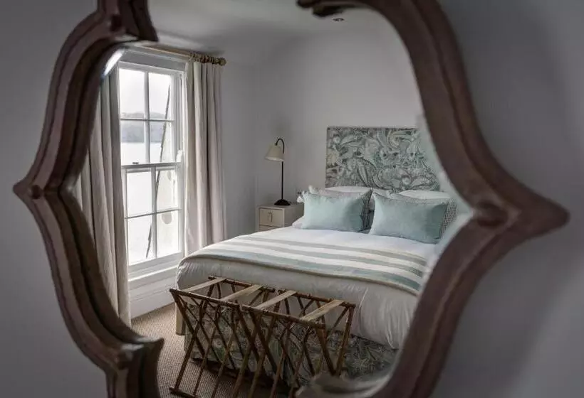 Отель The Idle Rocks