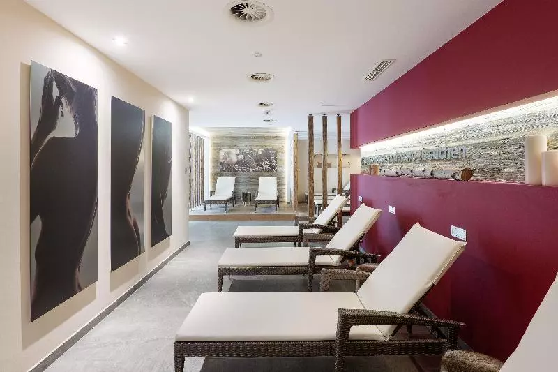 هتل Alpenschlossl