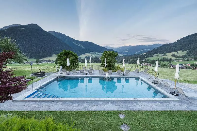 هتل Alpenschlossl