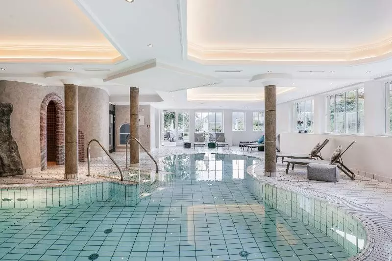 هتل Alpenschlossl