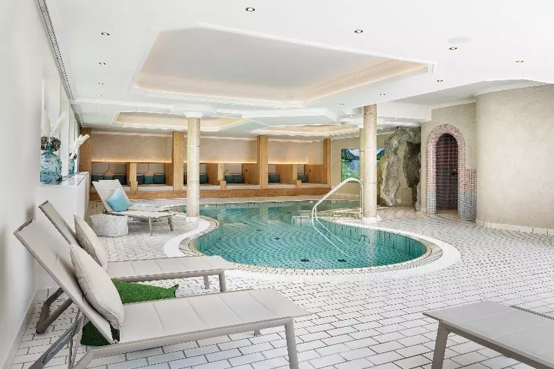 هتل Alpenschlossl