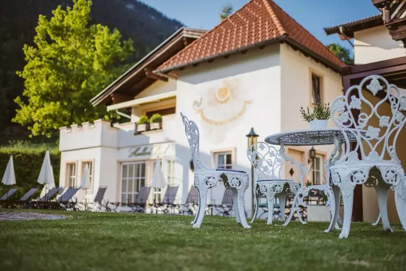 هتل Alpenschlossl