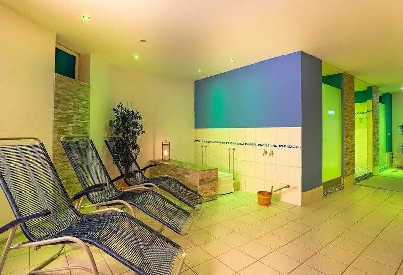 Отель Aqualux Wellness & Tagungs