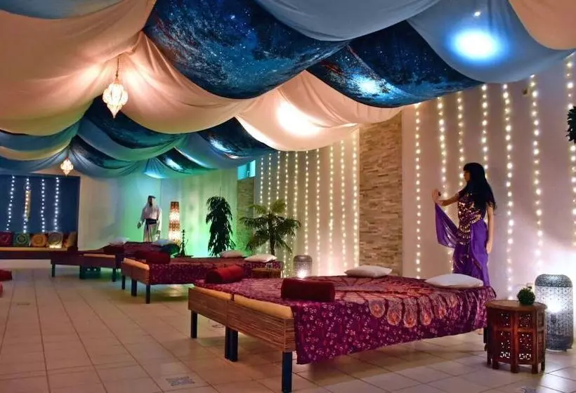 Отель Aqualux Wellness & Tagungs