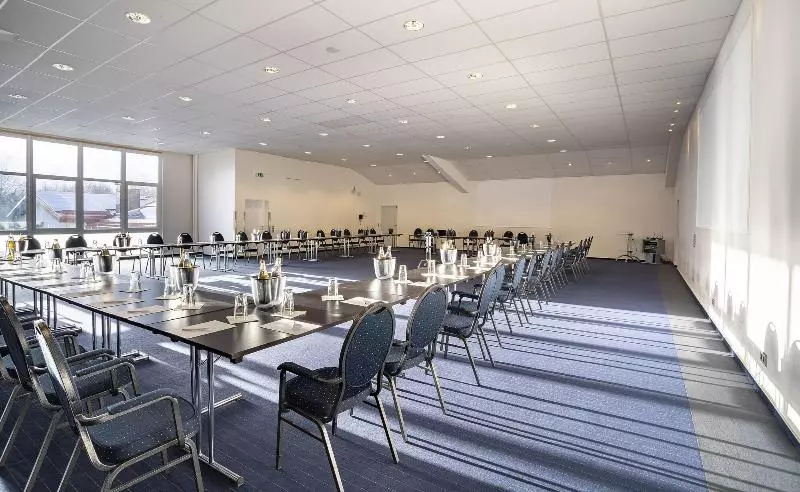 Отель Aqualux Wellness & Tagungs