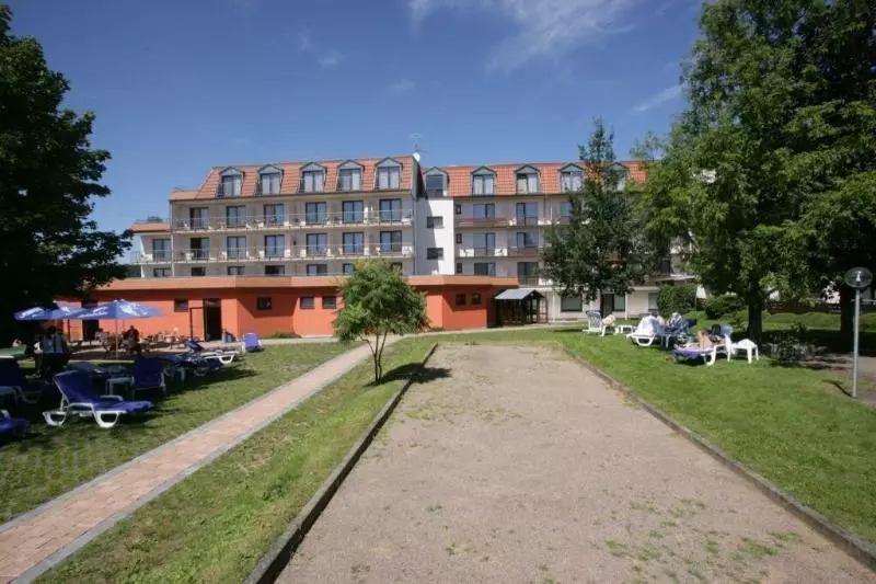 Отель Aqualux Wellness & Tagungs