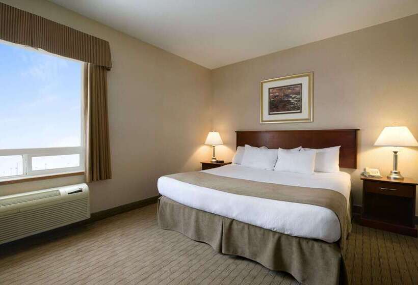 هتل Days Inn By Wyndham Moose Jaw