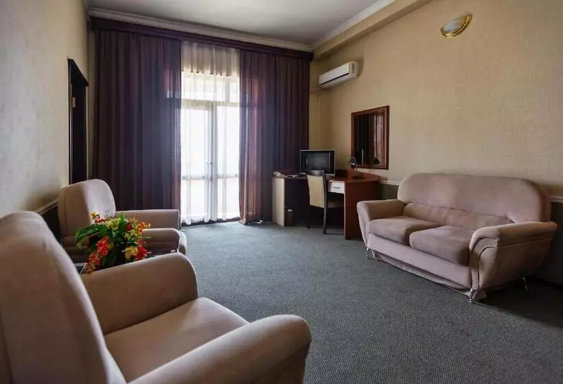 هتل Diplomat Suites