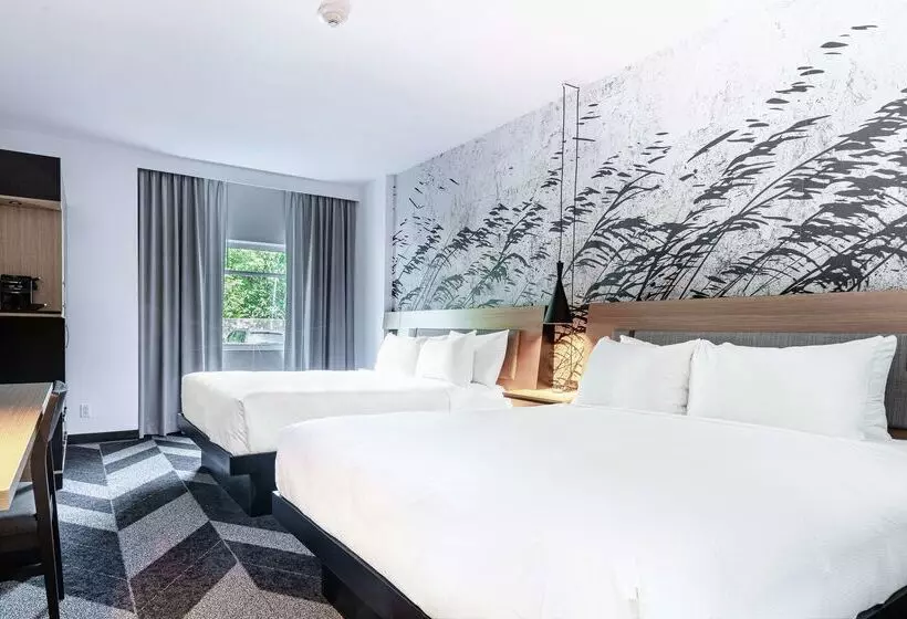 هتل Doubletree By Hilton Quebec Resort