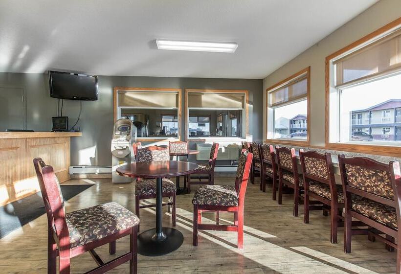 Hotel Empire Inn & Suites