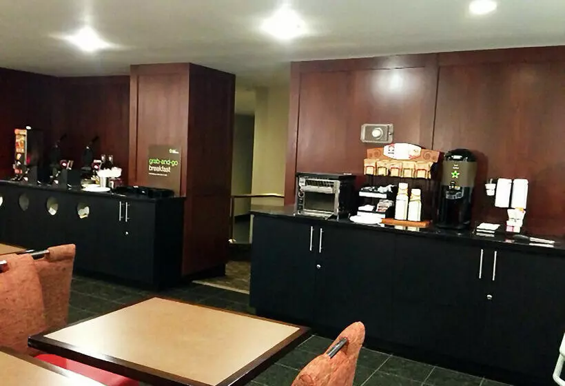 Отель Extendedstay Deluxe Ottawa