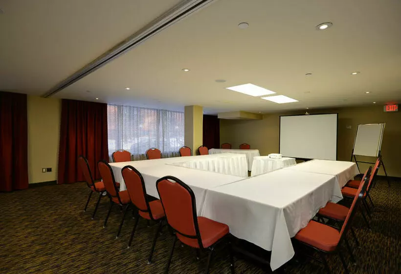 Отель Extendedstay Deluxe Ottawa