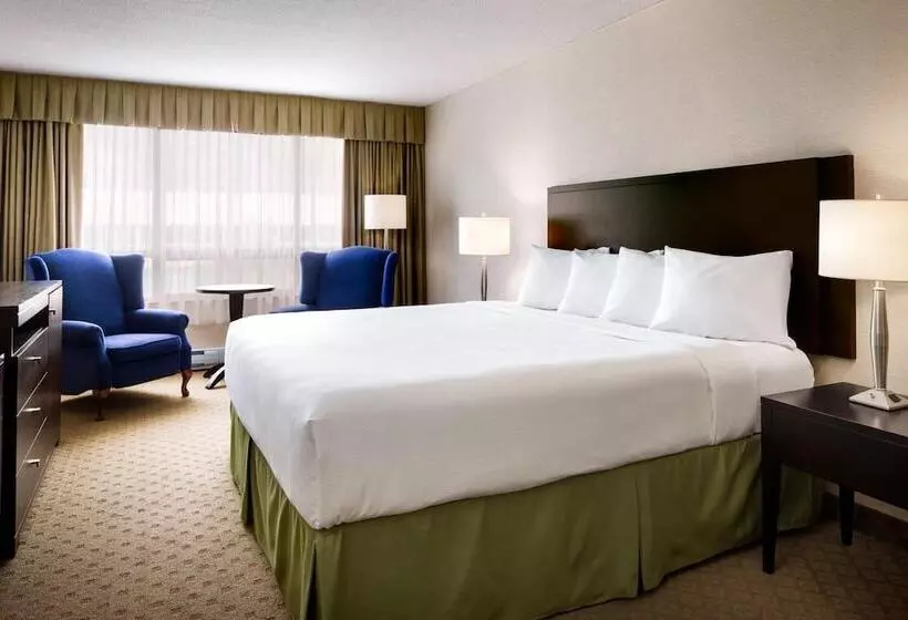 Отель Greenwood Inn & Suites