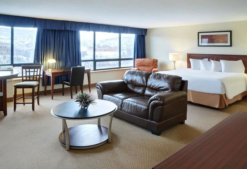 هتل Greenwood Inn & Suites