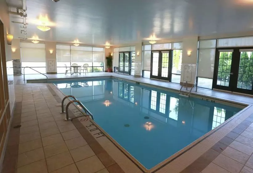 호텔 Hampton Inn & Suites By Hilton Laval