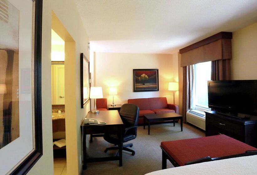 Otel Hampton Inn & Suites By Hilton Laval