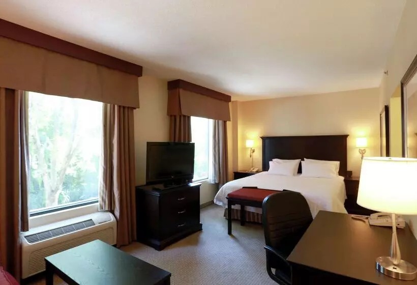 호텔 Hampton Inn & Suites By Hilton Laval