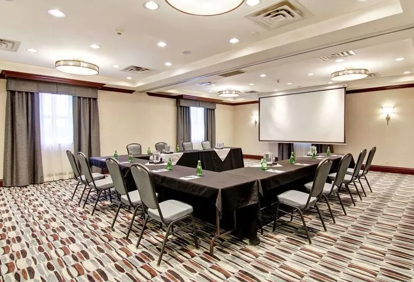 酒店 Homewood Suites By Hilton Toronto Oakville