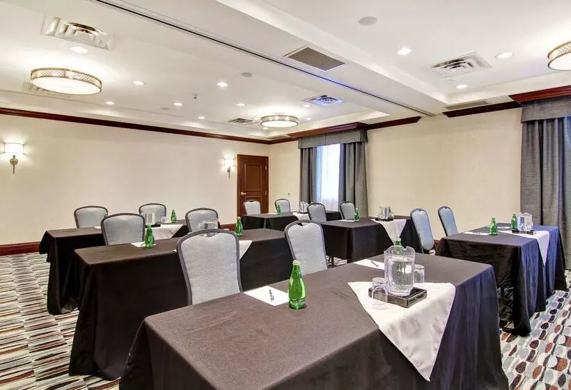 酒店 Homewood Suites By Hilton Toronto Oakville