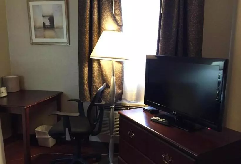 هتل Howard Johnson By Wyndham Toronto Downtown West