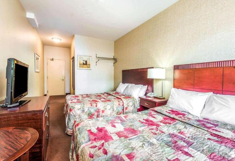 فندق Howard Johnson By Wyndham Toronto Downtown West