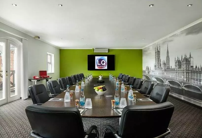 酒店 Lion Quays Resort