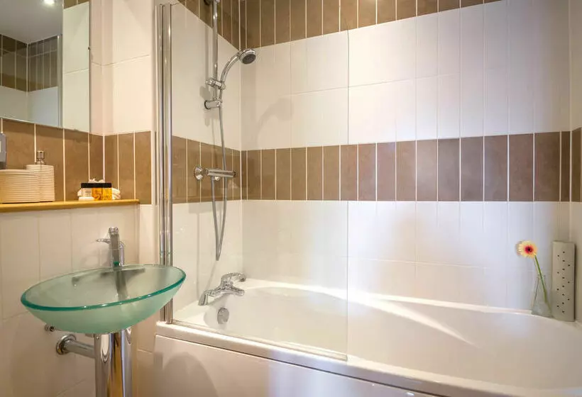 Отель The Postbox By Bridgestreet