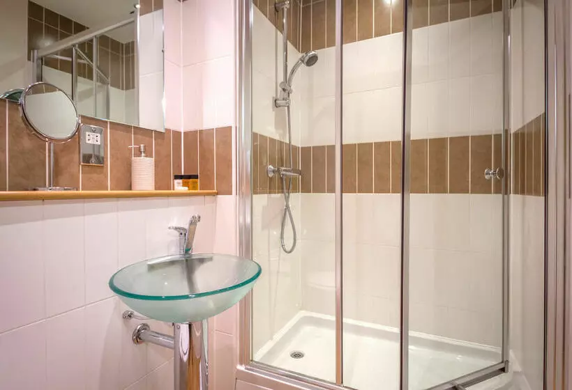 Отель The Postbox By Bridgestreet