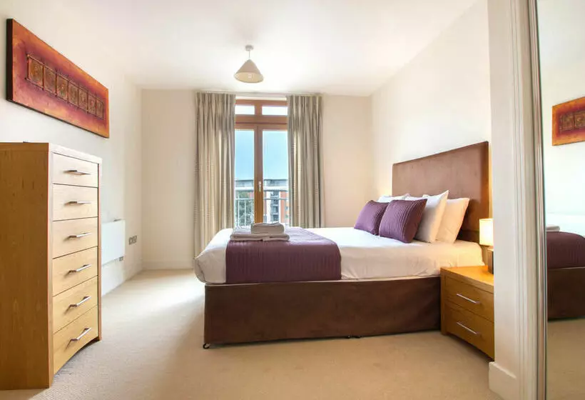 Отель The Postbox By Bridgestreet