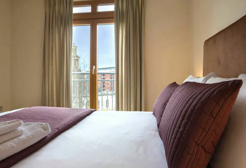 Отель The Postbox By Bridgestreet