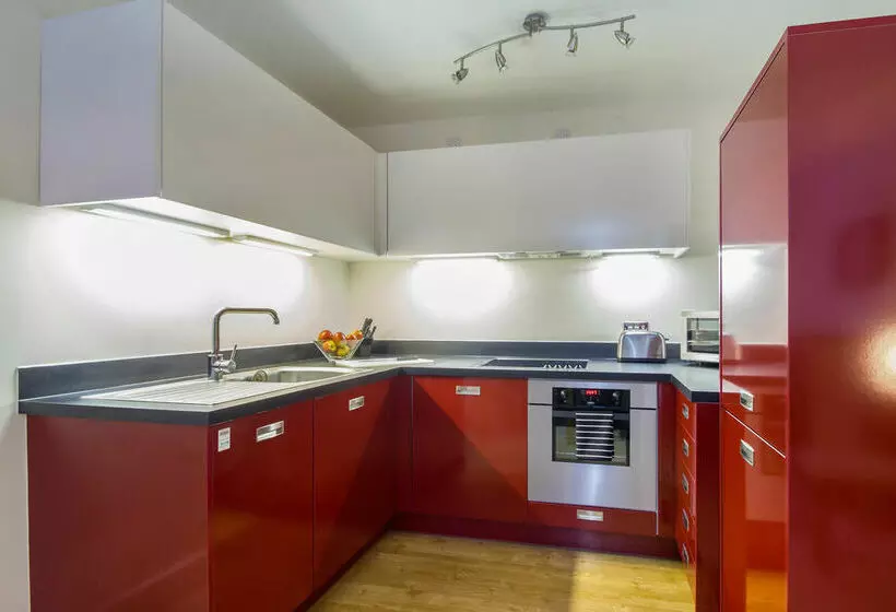 Отель The Postbox By Bridgestreet