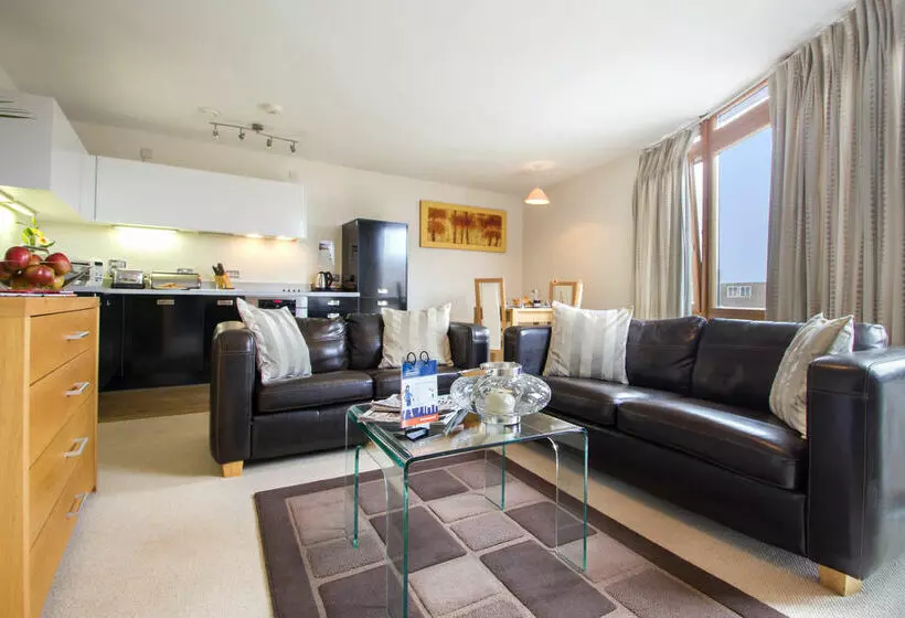 Отель The Postbox By Bridgestreet