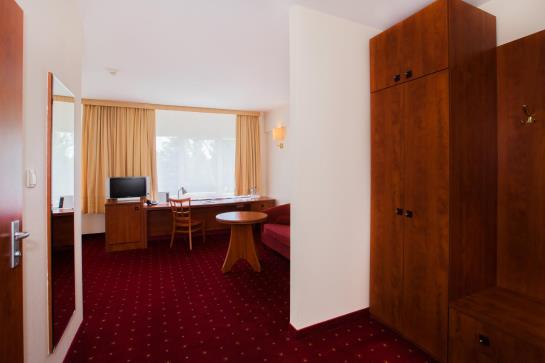 בית מלון כפרי Qubus Walbrzych