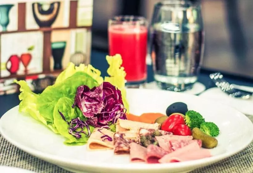 Mercure Yangon Kaba Aye