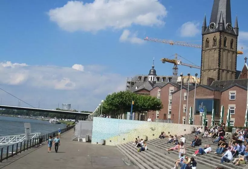 בית מלון כפרי Altdusseldorf