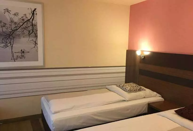 בית מלון כפרי Altdusseldorf