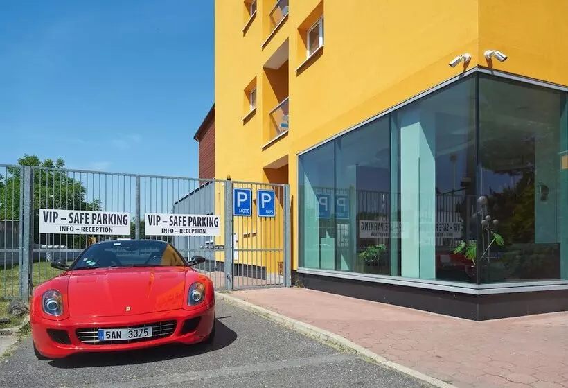 هتل Aura Design & Garden Pool