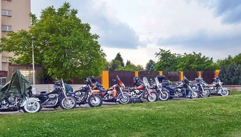 هتل Aura Design & Garden Pool