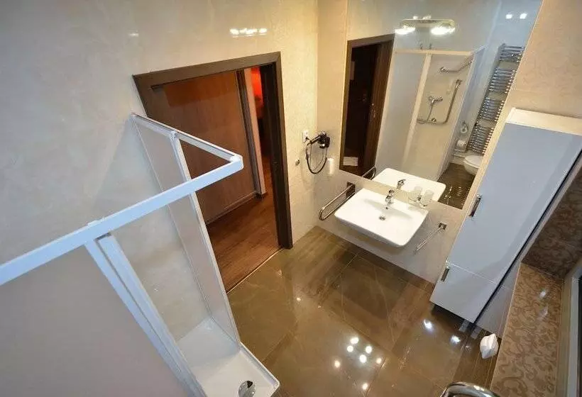 هتل Aura Design & Garden Pool