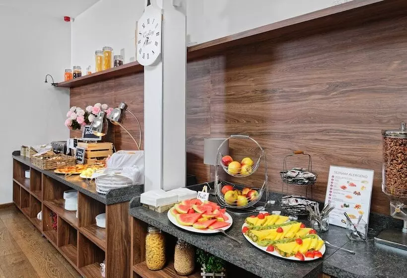 هتل Aura Design & Garden Pool