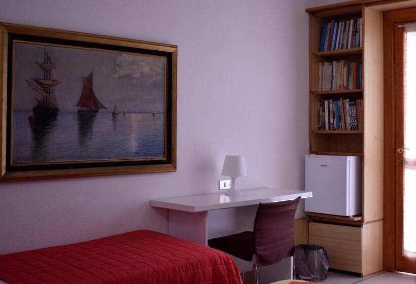 مبيت وإفطار Villa Aurea