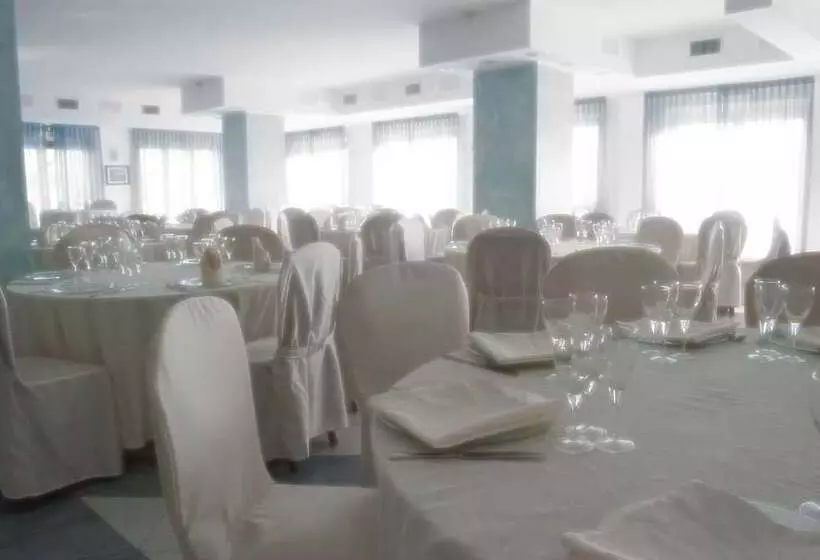 ホテル Dakar Living