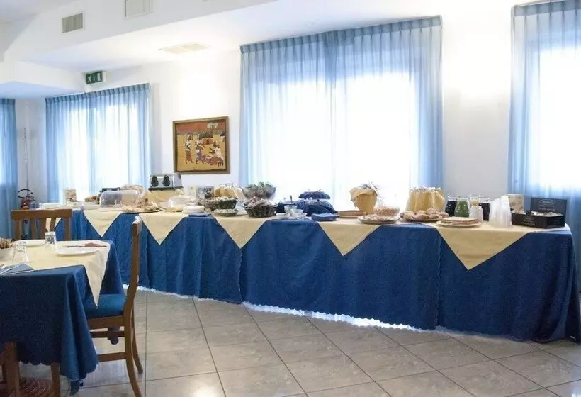 ホテル Dakar Living