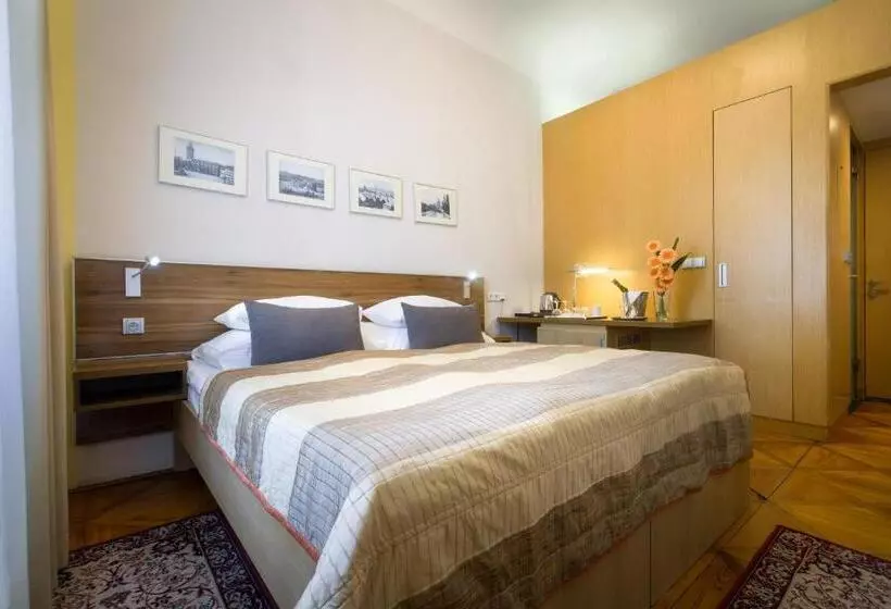 Отель Monastery