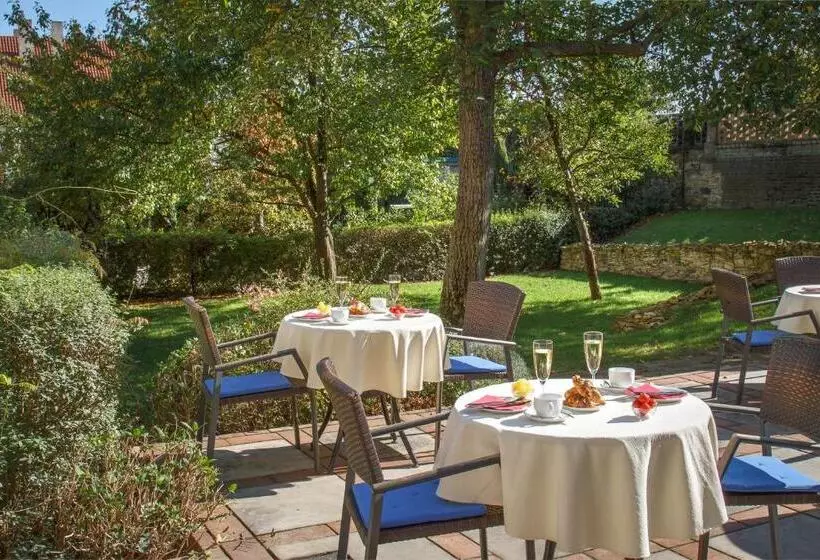 Отель Monastery